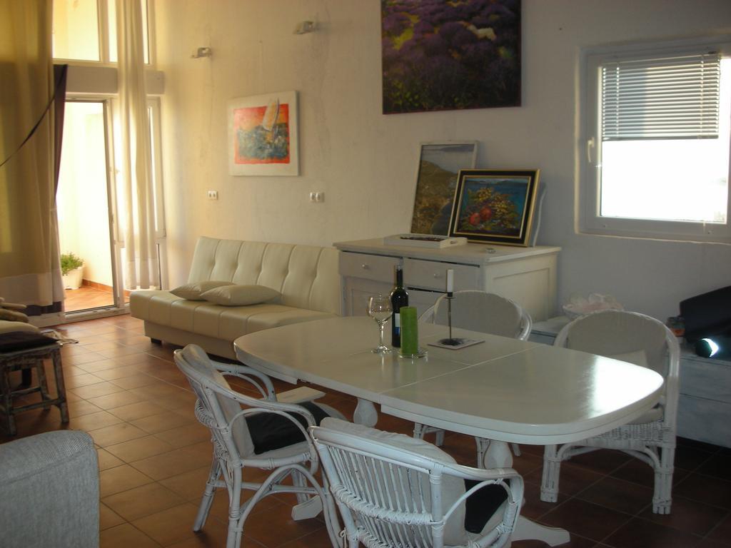 Apartment Croatia Art Drasnice Room photo